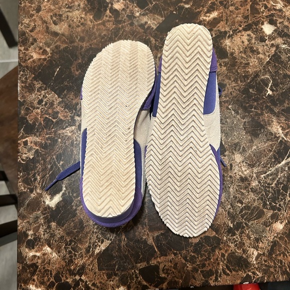 Puma Violet Athletic Shoes-size 6.5 - Picture 4 of 7